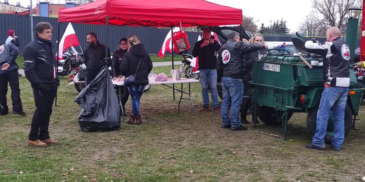 Mielec: Parada motocyklistów i Mikołaje na Motocyklach…