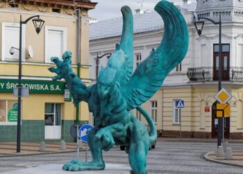 Mielec: Pomnik, ławeczka, płaskorzeźba….