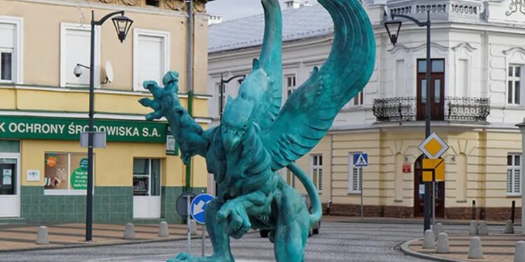 Mielec: Pomnik, ławeczka, płaskorzeźba….