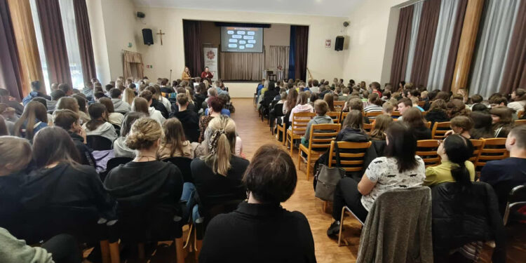 Rudnik nad Sanem: Młodzi a prawo – na konferencji ważna lekcja odpowiedzialności