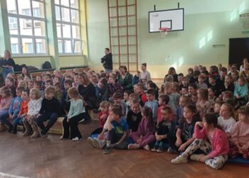 Tarnobrzeg: „Babciu, Dziadku – nie daj się oszustom!” – akcja  w szkołach dla bezpieczeństwa seniorów