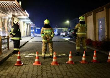 Mielec: Ewakuacja pracowników i klienów – wieczorna akcja w popularnej restauracji