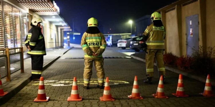 Mielec: Ewakuacja pracowników i klienów – wieczorna akcja w popularnej restauracji