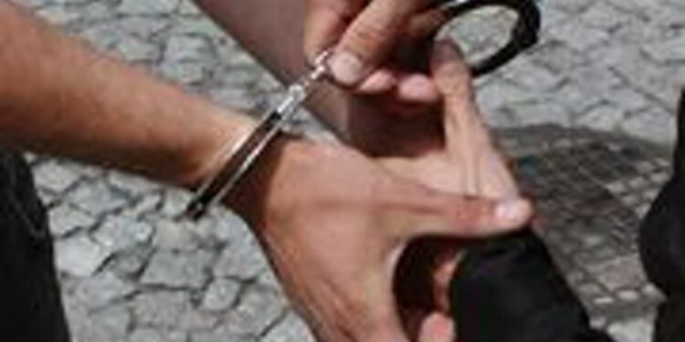 Opatów: Policja zatrzymała trzy osoby poszukiwane przez wymiar sprawiedliwości