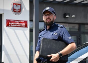 Rudnik n/Sanem: Super Dzielnicowy Tomasz Majowicz z rudnickiego posterunku zagrał w serialu 'Dzielnica strachu’ – premiera odcinka juz dziś, 5 listopada