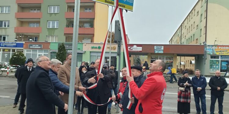 Tarnobrzeg: Uroczyste odsłonięcie skweru PCK