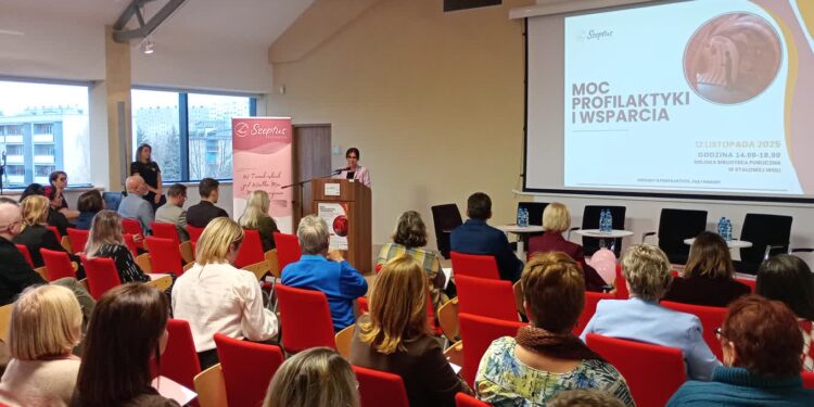 Stalowa Wola: Na konferencji o zrowiu i profilaktyce w walce z rakiem i o tym że rozmowy o chorobie nie musza byc trudne