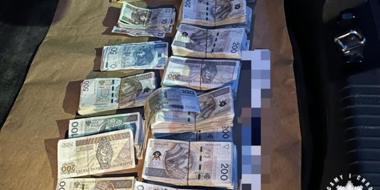 Opatów:Policjanci odzyskali skradzione kilkaset tysięcy złotych