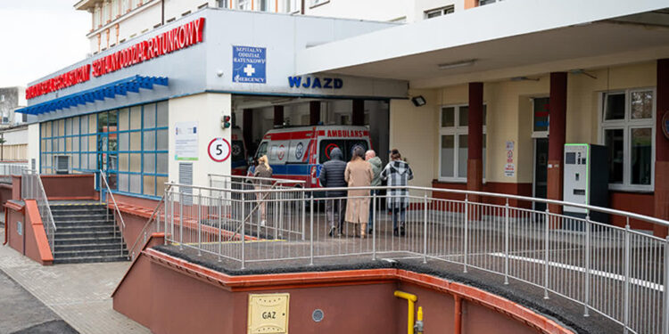 Stalowa Wola: Podjazd dla karetek w szpitalu już gotowy