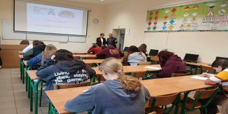 Tarnobrzeg: Młodzi ekonomiści sprawdzili wiedzę o ZUS-ie