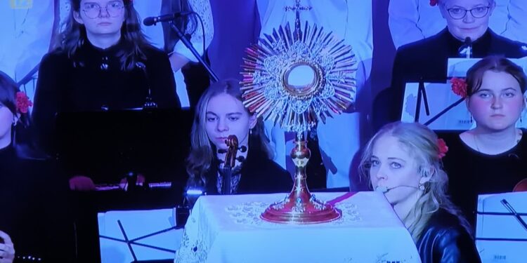 Tarnobrzeg: Wieczór Uwielbienia w Kościele św. Barbary