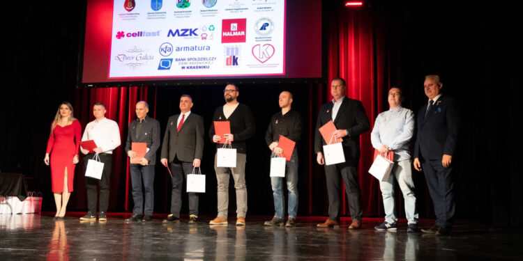 Stalowa Wola: Na Gali z okazji Dni Honorowego Krwiodawstwa docenili dawców krwi