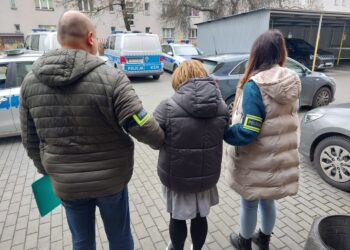 Stalowa Wola: Policjanci zatrzymali parę, która chciała oszukać seniorkę