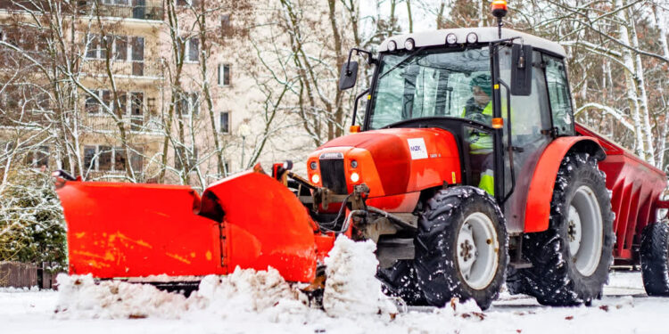 Stalowa Wola: Służby miejskie i powiatowe gotowe do odśnieżania dróg