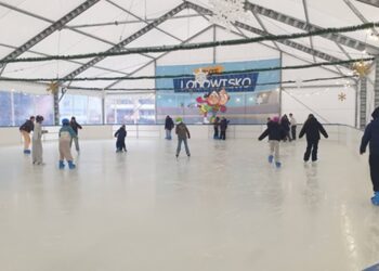 Tarnobrzeg: Zadaszone lodowisko otwarte. Zabawa na lodzie bez względu na pogodę