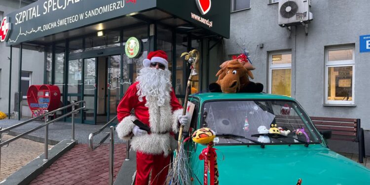Sandomierz: Niesie radość skromnie jak Mikołaj