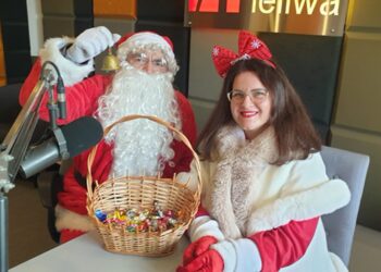 Tarnobrzeg: Kosze słodkości i dzwonek w dłoni. „Gazela” z wizytą w Radiu Leliwa