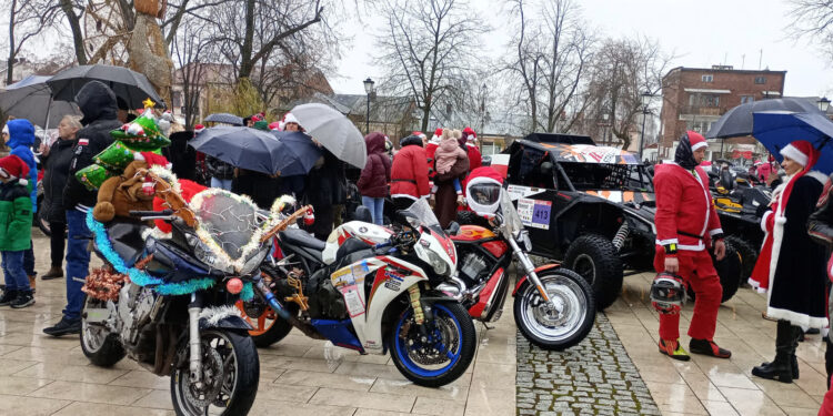 Stalowa Wola: Moto Mikołaje odwiedziły stalowowolskie dzieci