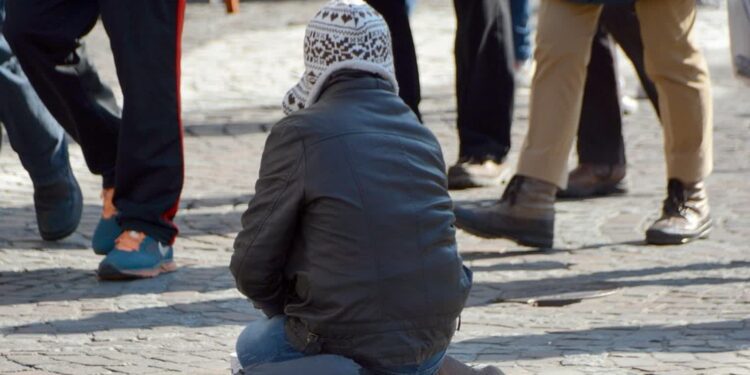 Tarnobrzeg. Zima to trudny czas. Służby sprawdzają miejsca przebywania osób bezdomnych