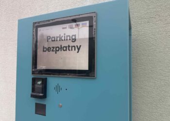 Sandomierz: Na szpitalnym parkingu uruchomiono system poboru opłat w trybie testowym PARKINGI BEZPŁATNE