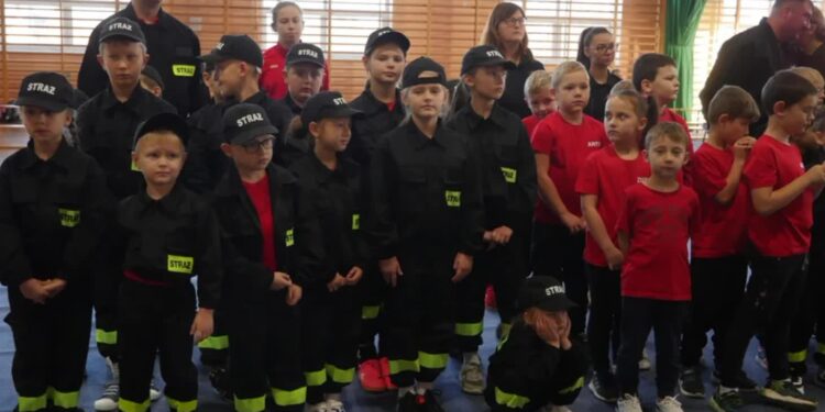 Wadowice Górne: II Halowy Mikołajkowy Turniej Dziecięcych Drużyn Pożarniczych w Wadowicach Górnych