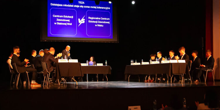 Stalowa Wola: Za nami finał debat oksfordzkich – uczniowie RCEZ najlepsi w dysputach
