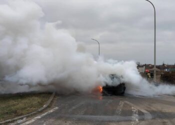 Sandomierz: Pożar samochodu na ul.Lwowskiej
