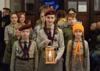Sandomierz: Uroczyste przekazanie Betlejemskiego Światełka Pokoju