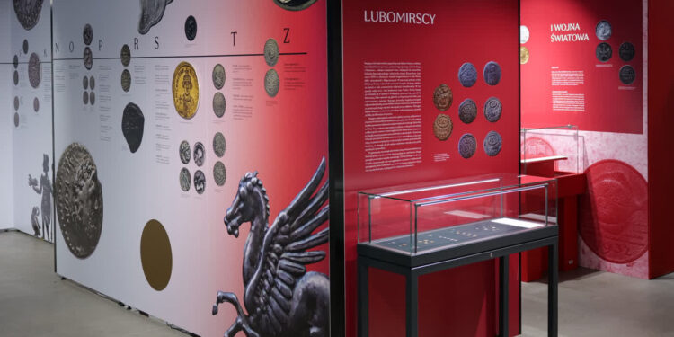 Stalowa Wola: Masz ochotę na podróż w czasie? – wybierz się na wystawę monet w Muzeum COP