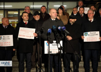 Region, Stalowa Wola: Protest dyrektorów szpitali i starostów z Podkarpacia przeciw niższym kontraktom