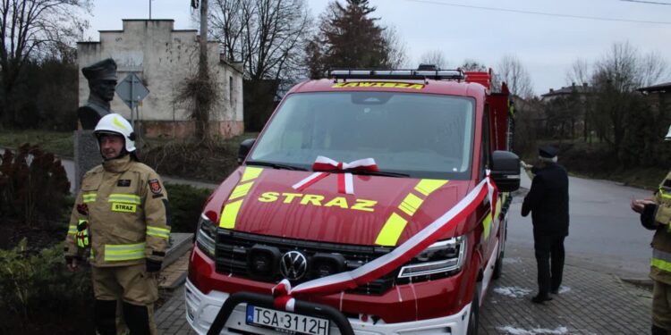 Garbów:  Nowy samochód dla OSP Garbów