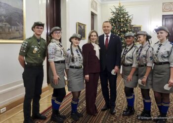 Nowa Dęba. Harcerze z Tarnowskiej Woli ambasadorami Betlejemskiego Światła Pokoju.