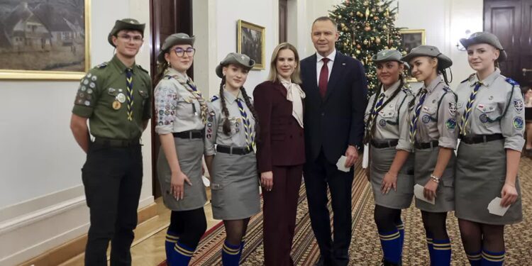 Nowa Dęba. Harcerze z Tarnowskiej Woli ambasadorami Betlejemskiego Światła Pokoju.
