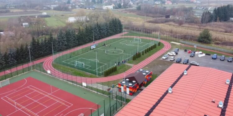 Radomyśl Wielki: Radomyski Orlik odnowiony