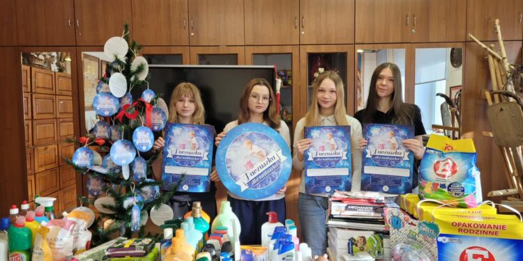 Sandomierz, Rudnik nad Sanem: Pomoc rodzi pomoc