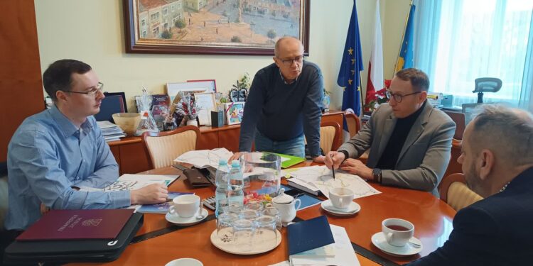Staszów: Trwa zimowa ofensywa inicjatywy „Kolej na Staszów”  – 15 stycznia odbyło się kolejne, ważne spotkanie