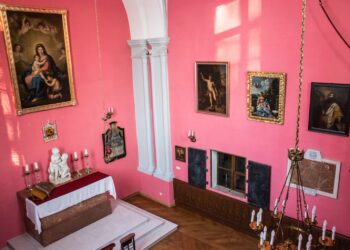 Tarnobrzeg. Madonna z dzieciątkiem zdobi kaplicę zamkową