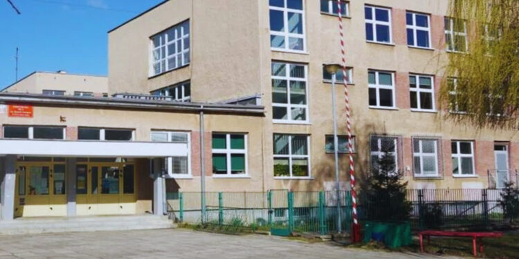 Stalowa Wola: Ruszyły przetargi na przebudowę terenów przyblokowych i parkingów w 6 lokalizacjach