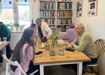 Dębica: Rozmawiają, graja i tańczą…