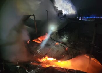 Zawichost: Nocny pożar budynków gospodarczych w Podszynie