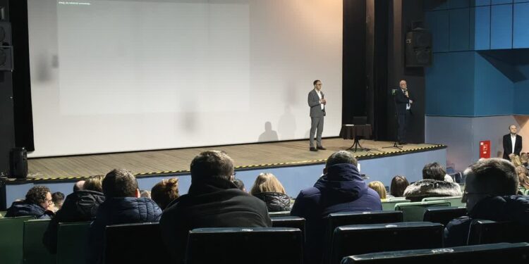 Tarnobrzeg. Rozmawiali o planach na miejską oświatę