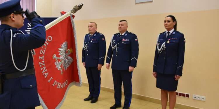 Stalowa Wola: Młodszy inspektor Mariusz Stasiak nie jest już komendantem Policji w Stalowej Woli – stery jako p.o. przejęła komisarz Kamila Guczał