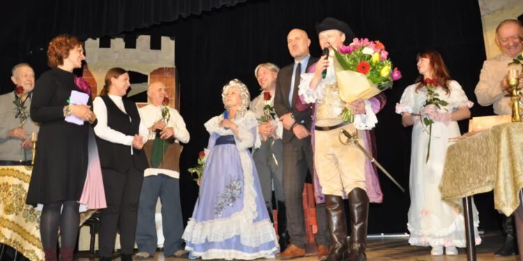 Zawichost: „Zemsta” Fredry z pomocą dla chorej Amelki