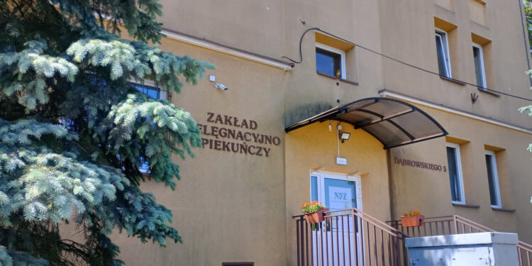 Stalowa Wola: Jedenastu chętnych na modernizacje parku przy Zakładzie Pielęgnacyjno – Opiekuńczym