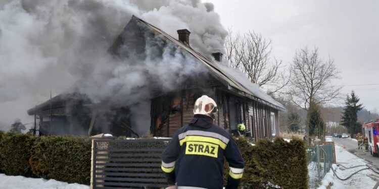 Klimontów: Pożar domu jednorodzinnego w Szymanowicach Górnych