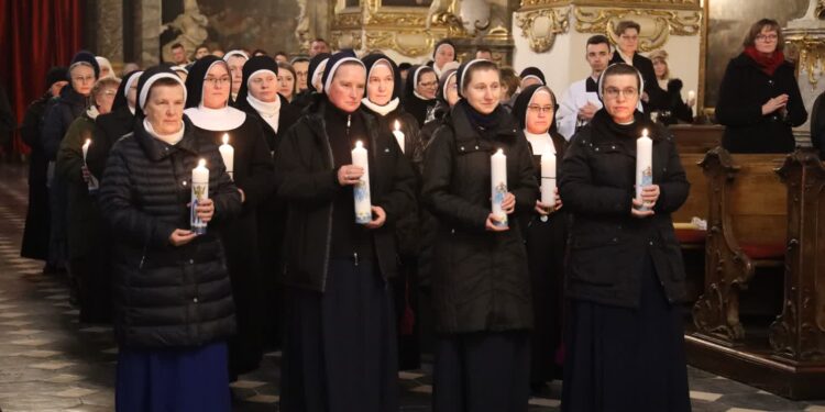 Sandomierz: Dziś Matki Boskiej Gromnicznej oraz XXX Dzień Życia Konsekrowanego