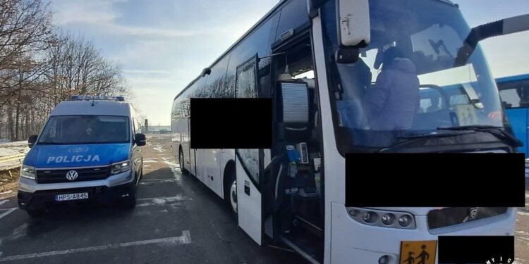 Sandomierz: Sandomierscy policjanci udaremnili niebezpieczny kurs