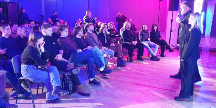 Tarnobrzeg. Otwarte spotkanie Partii Razem z mieszkańcami