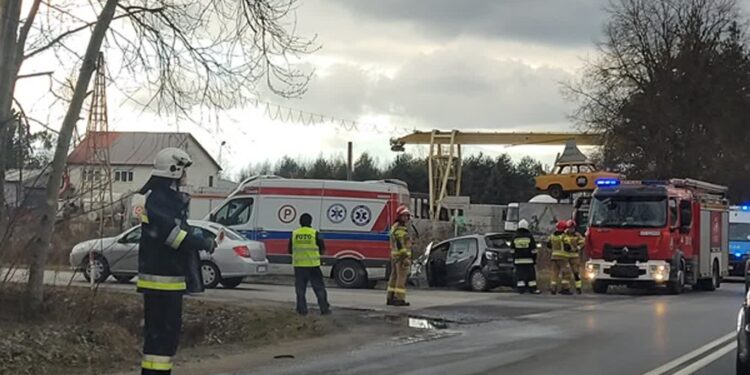 Stale. Wypadek. Dwie osoby trafiły do szpitala