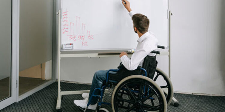 Stalowa Wola: Jesteś osobą niepełnosprawną i chcesz studiować? W dofinansowaniu pomoże PCPR